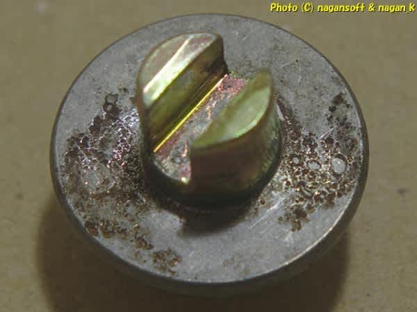 スバル R-2 K12、漏れでたブレーキオイルにやられて腐食虫食いがある部品をオートウェルドで試してみる、2019年11月27日撮影、「なが～ン」所有車 R-2 360cc