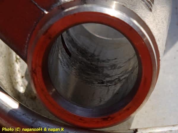 スバル R-2 K12、ホイールシリンダー 内側の錆巣穴 その２、2019年11月16日撮影、「なが～ン」所有車 R-2 360cc