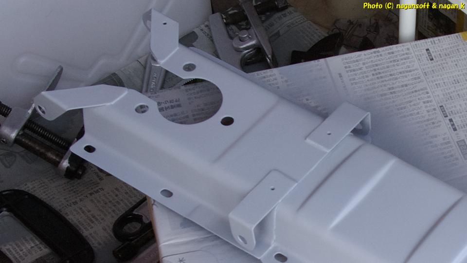 「なが～ン」所有車、スバル R-2 360cc、センタートンネルカバーのプラサフ仕上がった状態