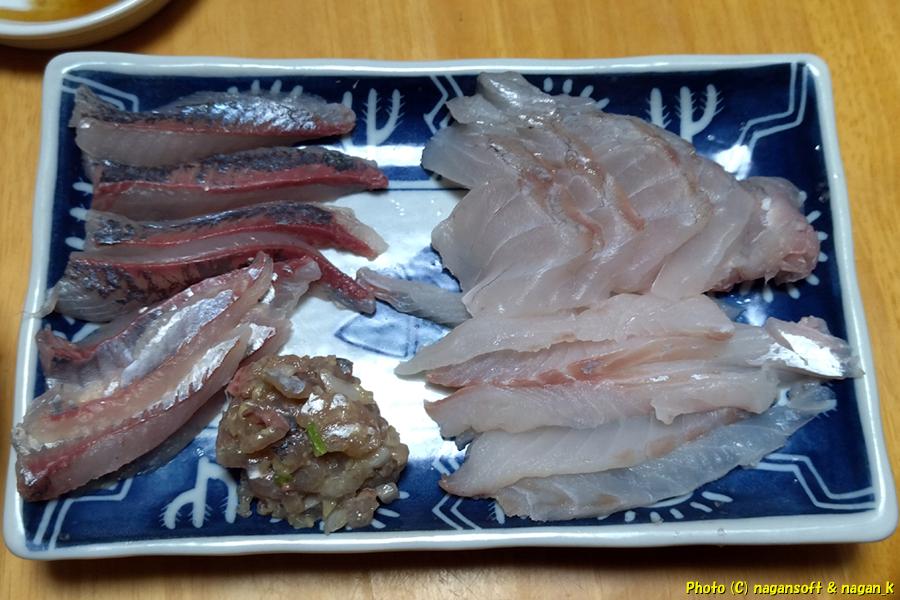 アジの刺身と、スズキの刺身、アジのナメロウ。魚釣り当日の晩御飯|泉佐野市「なが~ン」氏自宅。2024年04月11日撮影