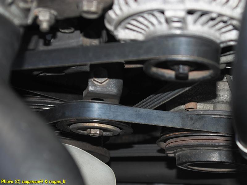 「なが～ン」所有車、クラウンワゴン GS130 1GFE、2025年11月23日、ファンベルト交換直後、オルタとエアコンコンプレッサ側