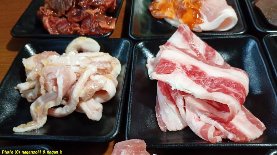 泉佐野市 焼肉バイキング左近 末広店 トントロと豚バラ、2025年12月25日撮影