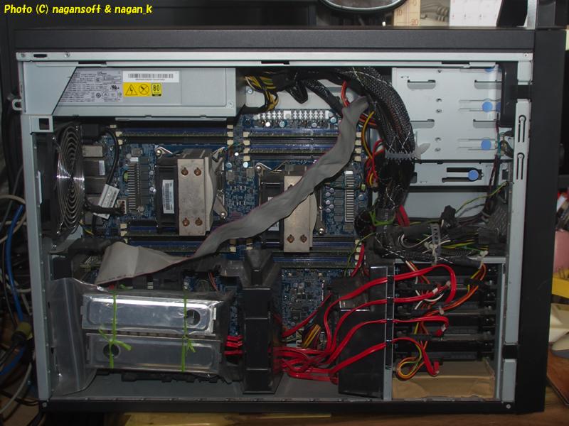 サイドパネルを外して内部を見る、Lenovo ThinkStation D30、2026年01月16日撮影