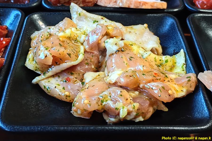 バシル鶏 プリプリに焼いて美味しいよ、焼肉バイキング左近 末広店、2026年01月30日撮影