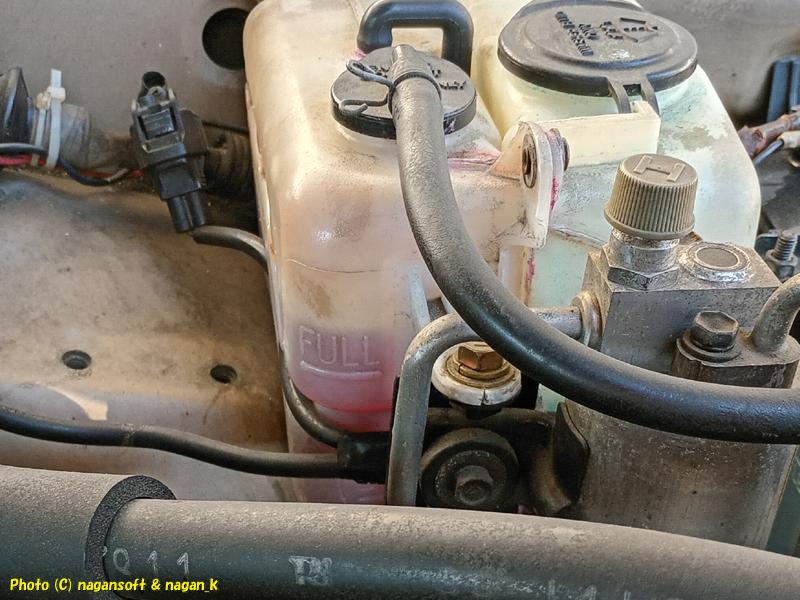 冷却水点検、液量問題無し。クラウンワゴン E-GS130G、2026年02月13日撮影、「なが~ン」所有車 クラゴン 1G-FE