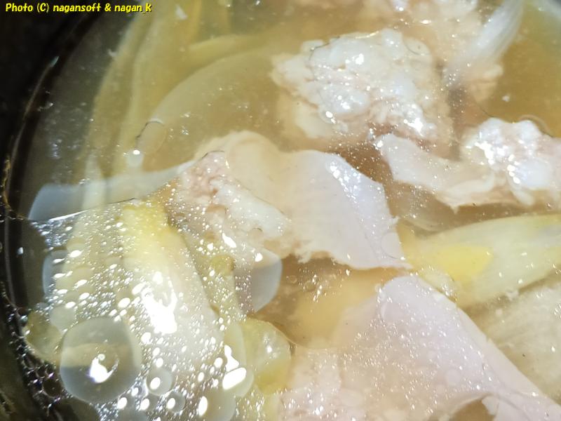 「もつ鍋」とろけるような食感と脂の甘みが美味しい、バイキング左近、大阪府泉佐野市、2026年02月13日撮影