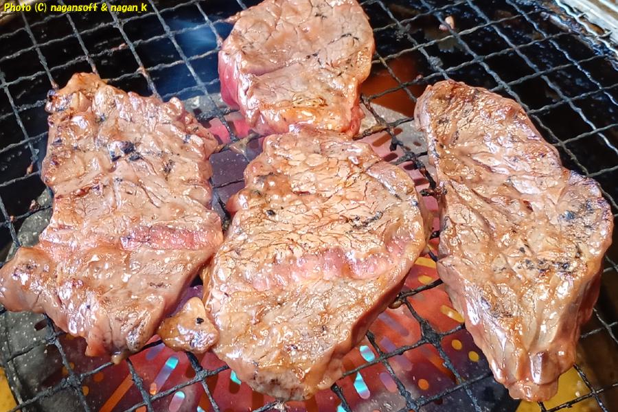 「泉州元気ハラミ」を焼いている、バイキング左近、大阪府泉佐野市、2026年02月13日撮影、バイキング左近、大阪府泉佐野市、2026年02月13日撮影