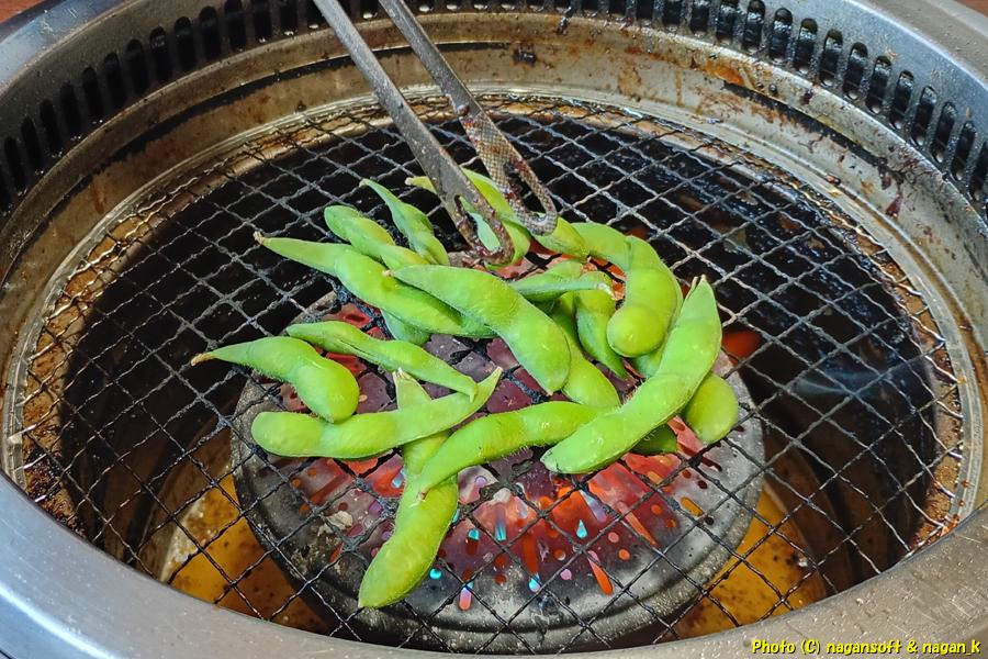 枝豆は焼いて温めてから食べるとさらに美味しい、バイキング左近、大阪府泉佐野市、2026年02月13日撮影