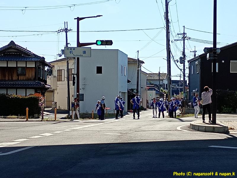 遠くから隊列がやってくる、日根神社 まくら祭り｜大阪府泉佐野市上之郷。2026年05月05日撮影
