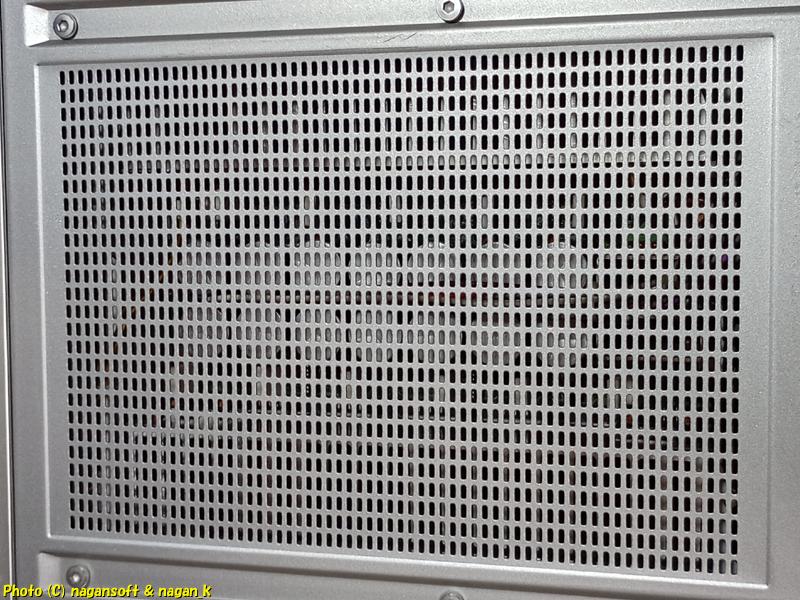 天板スリッドから見えるコンデンサが心を揺るがした|Victor AX-V5500|2026年05月27日撮影