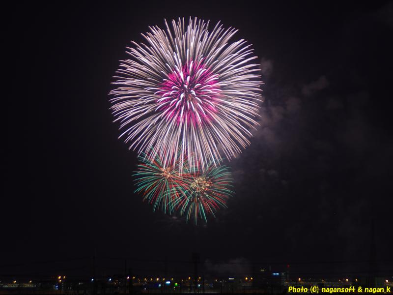 大輪の下に小さめの打ち上げ花火|りんくう花火2026(ENJOY!りんくう)|2026年06月06日撮影